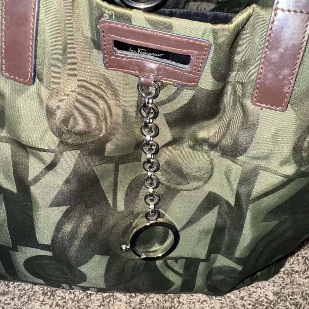 Salvatore Feragamo Logo tote bag - Picture 12 of 13